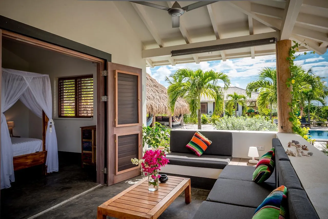 קרלנדיק Windhoek Resort Bonaire 2*,  באונאייר, סנט יוסטיישיוס ו-סאבה