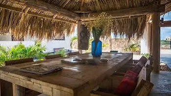 **  קרלנדיק Windhoek Resort Bonaire באונאייר, סנט יוסטיישיוס ו-סאבה