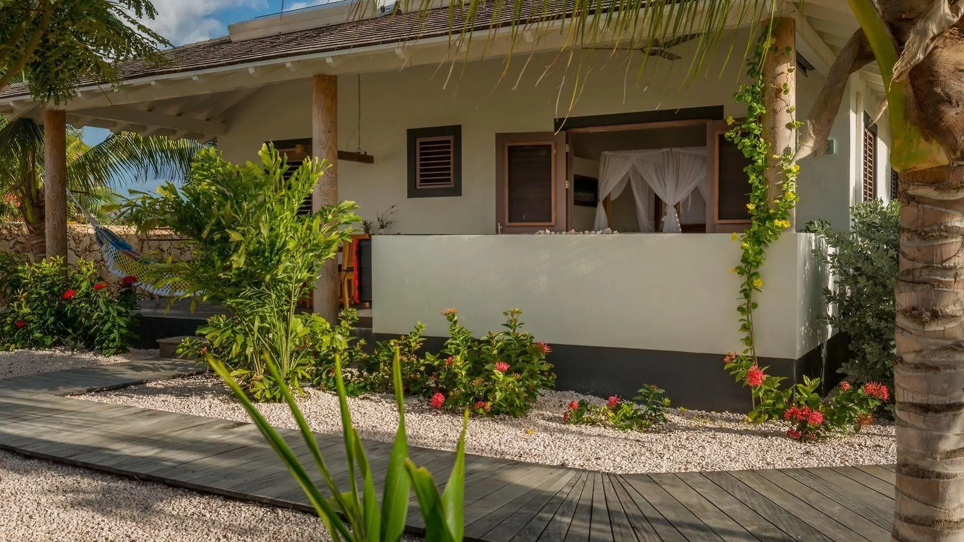 קרלנדיק Windhoek Resort Bonaire באונאייר, סנט יוסטיישיוס ו-סאבה